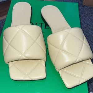 BOTTEGA VENETA The Rubber Lido Flat Sandals